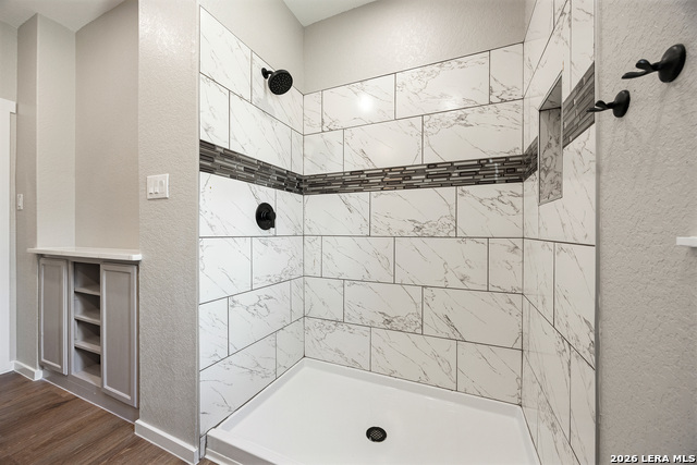 Image 33 of 39 For 316 Royal Oaks Dr