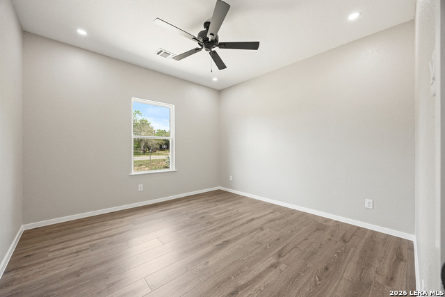 Image 34 of 39 For 316 Royal Oaks Dr