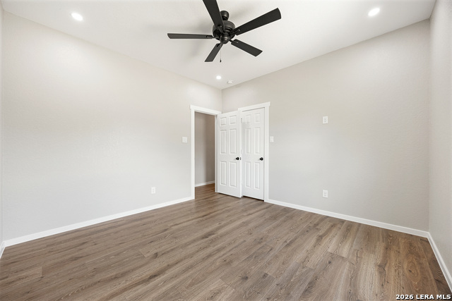 Image 35 of 39 For 316 Royal Oaks Dr