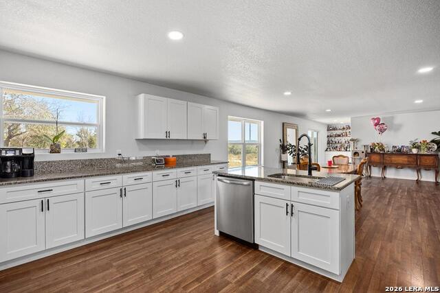 Listing photo id 9 for 3611 Medina Hwy