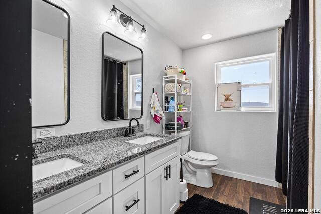 Listing photo id 16 for 3611 Medina Hwy