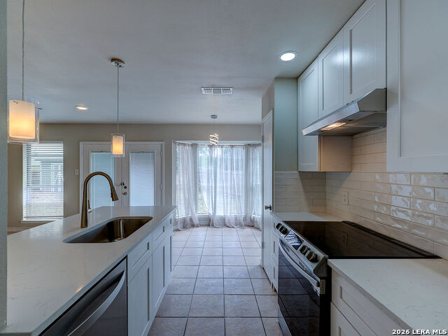 Image 33 of 49 For 8303 Meadow Fire