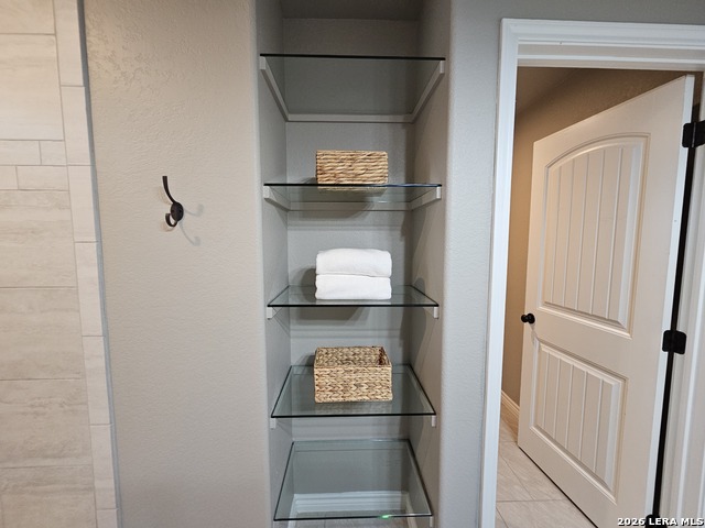 Image 19 of 31 For 612 Canyon Springs Dr