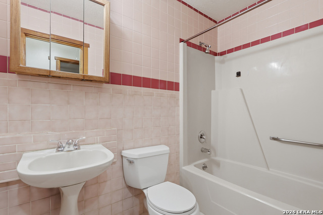 Image 16 of 38 For 11943 White Birch St