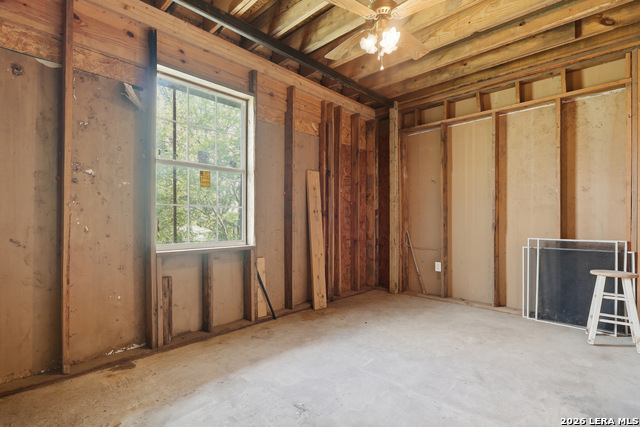 Image 23 of 38 For 11943 White Birch St