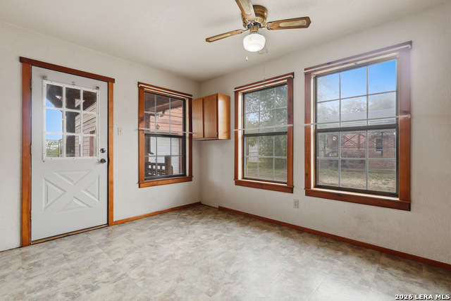 Image 7 of 38 For 11943 White Birch St