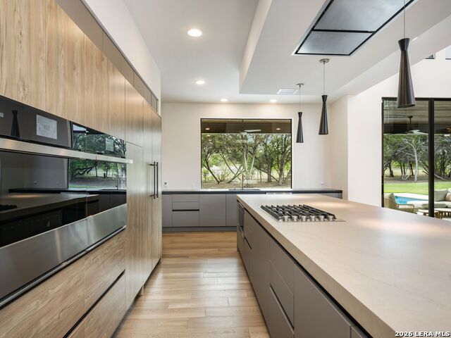 Image 18 of 87 For 211 Wellesley Hill