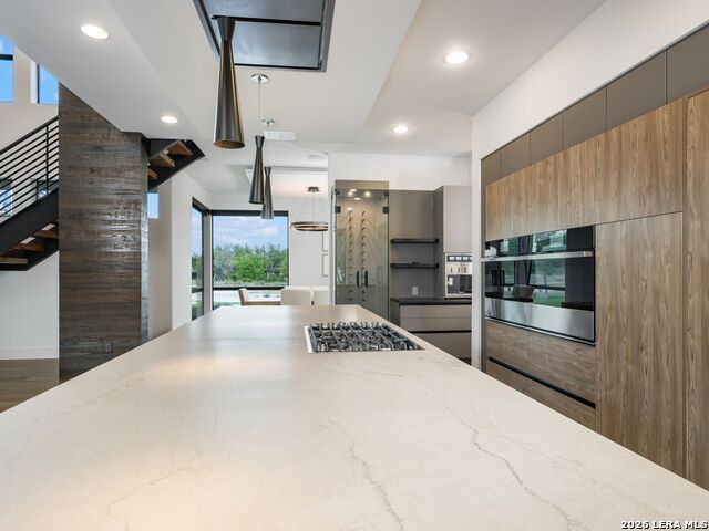 Image 19 of 87 For 211 Wellesley Hill