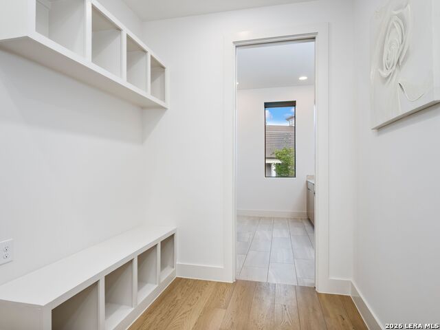 Image 25 of 87 For 211 Wellesley Hill