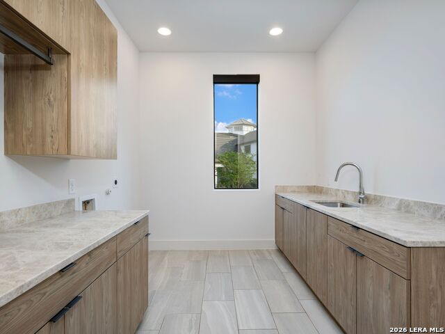 Image 26 of 87 For 211 Wellesley Hill