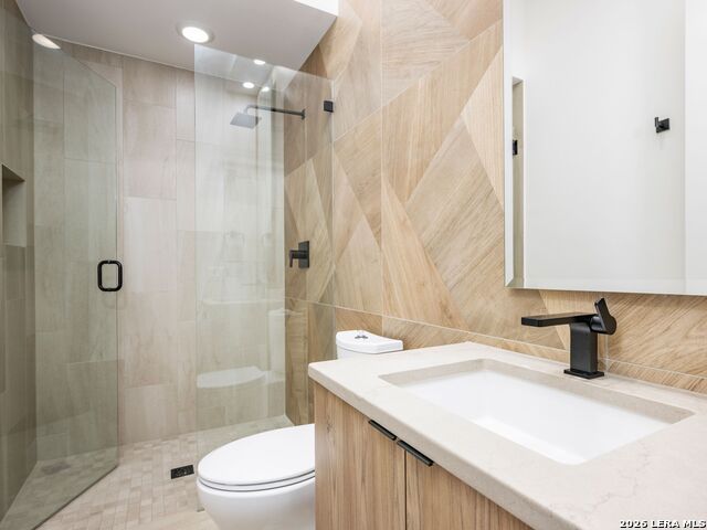 Image 27 of 87 For 211 Wellesley Hill