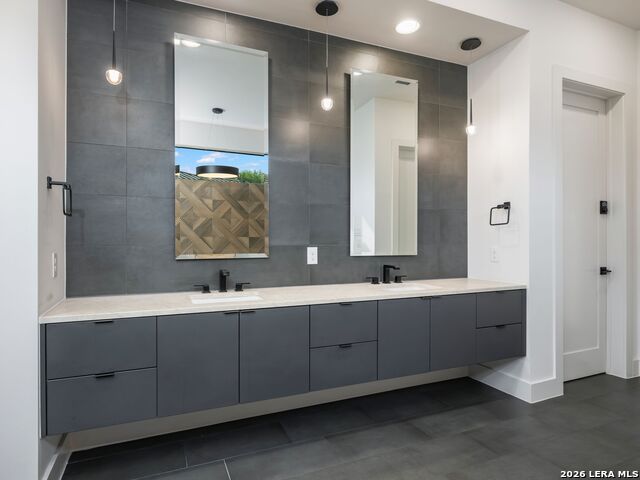 Image 40 of 87 For 211 Wellesley Hill