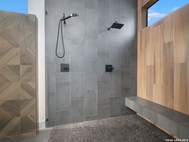 Image 43 of 87 For 211 Wellesley Hill