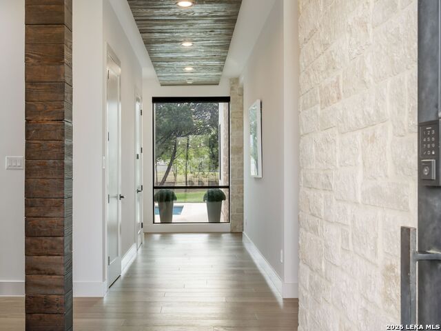 Image 5 of 87 For 211 Wellesley Hill