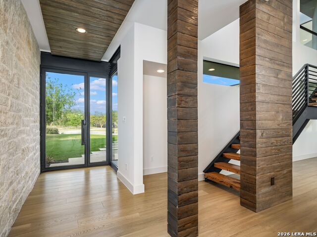 Image 7 of 87 For 211 Wellesley Hill