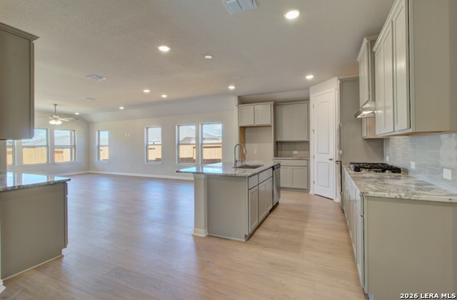 Image 15 of 24 For 927 Creek Bed Drive