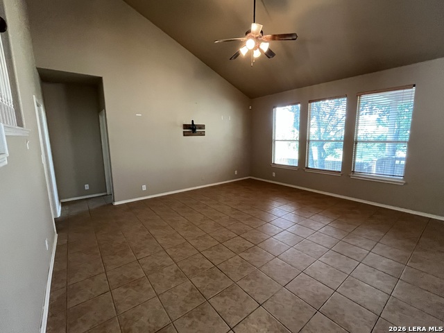 Listing photo id 6 for 3124 San Miguel