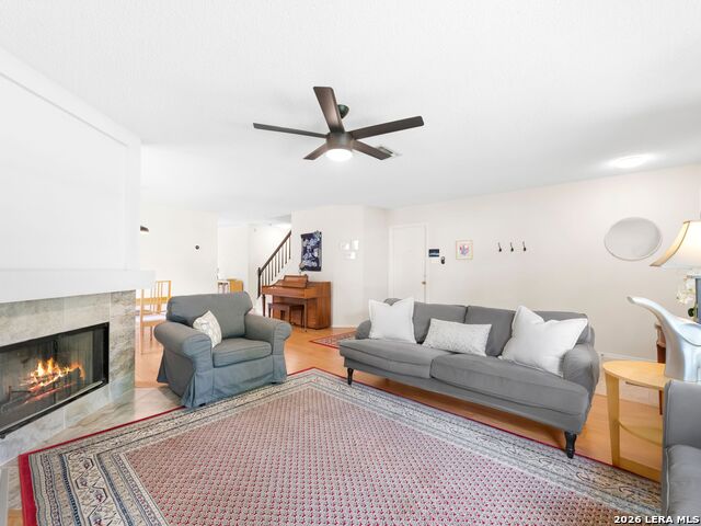 Listing photo id 8 for 14930 Dancers Image