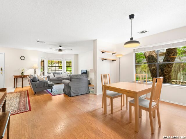 Listing photo id 11 for 14930 Dancers Image