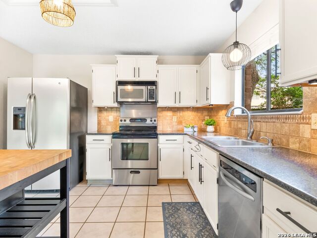 Listing photo id 17 for 14930 Dancers Image