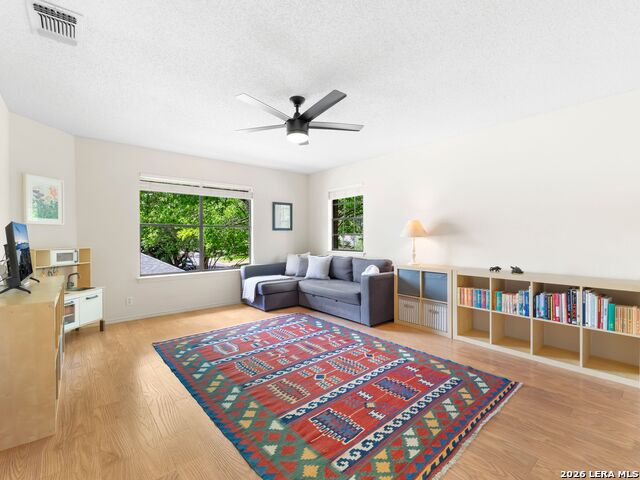 Listing photo id 28 for 14930 Dancers Image