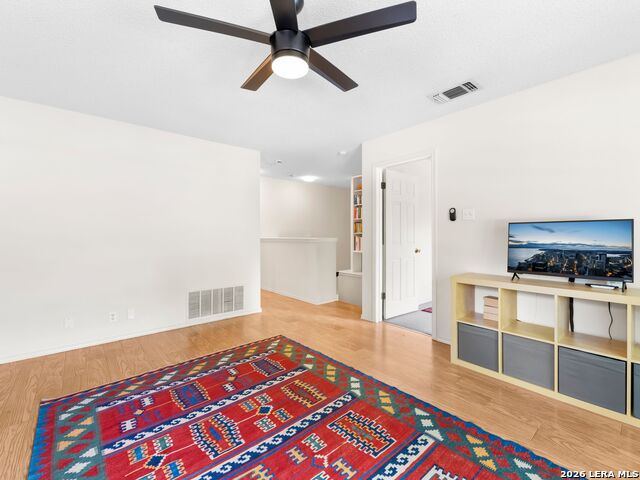 Listing photo id 29 for 14930 Dancers Image