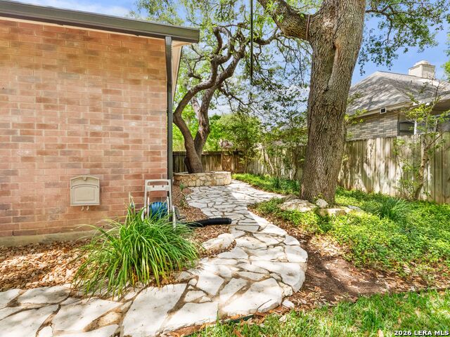 Listing photo id 35 for 14930 Dancers Image