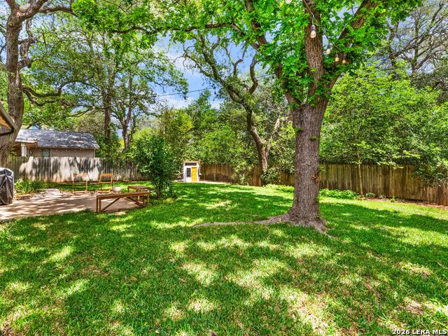 Listing photo id 39 for 14930 Dancers Image