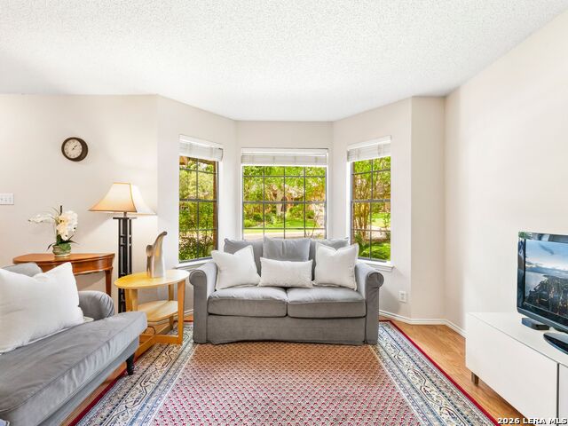 Listing photo id 7 for 14930 Dancers Image