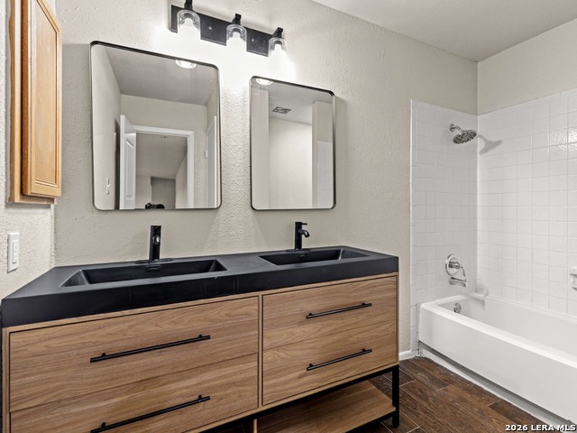 Image 16 of 28 For 7738 Oakhill Park