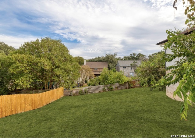 Image 20 of 28 For 7738 Oakhill Park