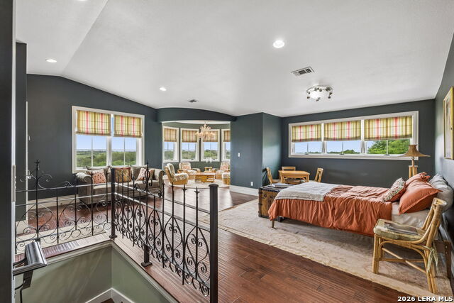 Image 33 of 45 For 999 Schwarzlose Rd