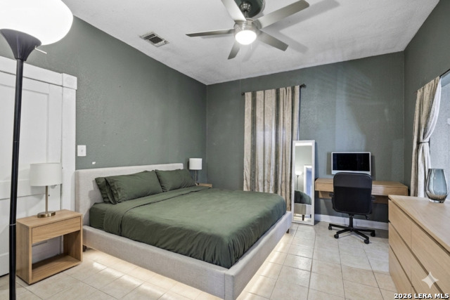 Image 10 of 24 For 1518 Travis W