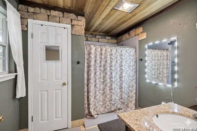 Image 12 of 24 For 1518 Travis W