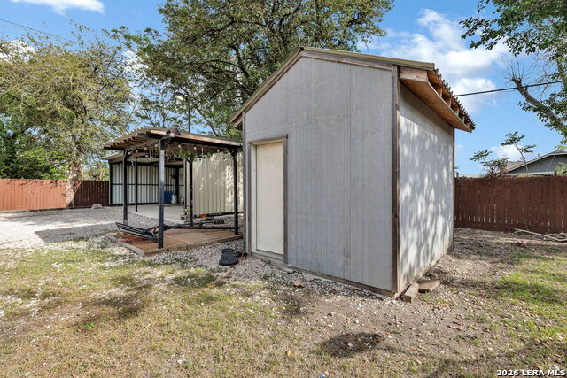 Image 16 of 24 For 1518 Travis W