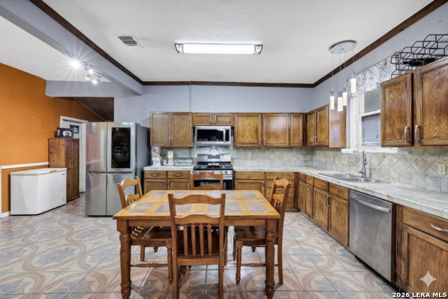 Image 7 of 24 For 1518 Travis W