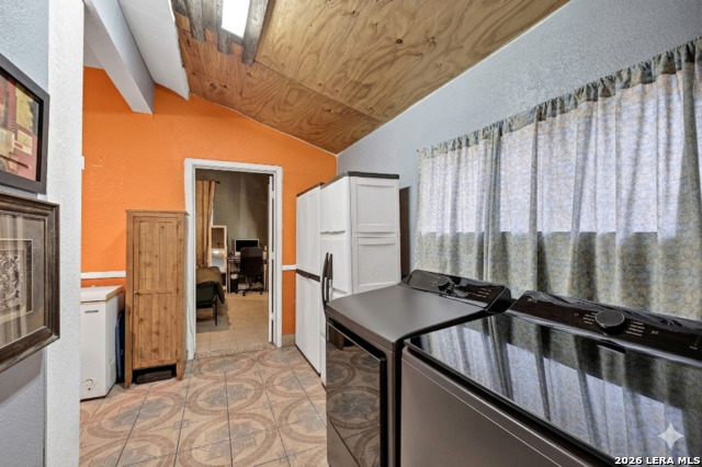 Image 9 of 24 For 1518 Travis W