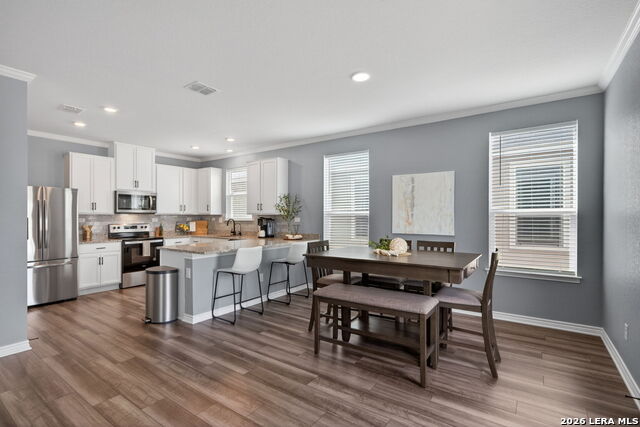 Listing photo id 13 for 4133 Harper Lee Ln