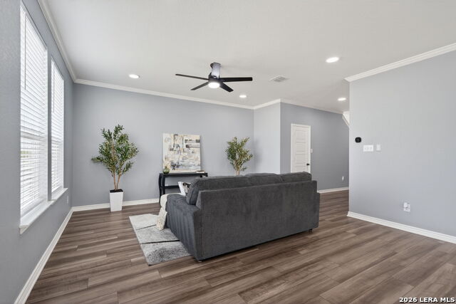 Listing photo id 5 for 4133 Harper Lee Ln