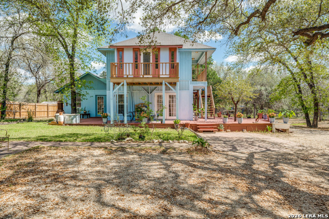 Listing photo id 0 for 1723 Medina Circle