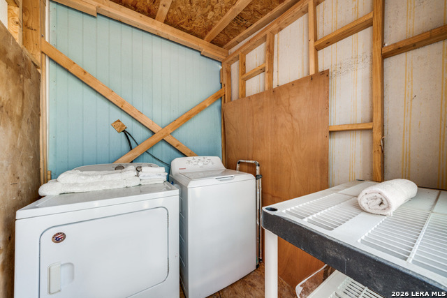 Listing photo id 20 for 1723 Medina Circle