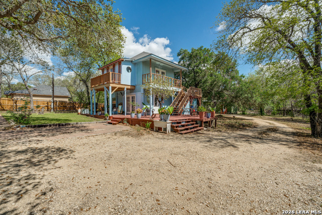 Listing photo id 21 for 1723 Medina Circle