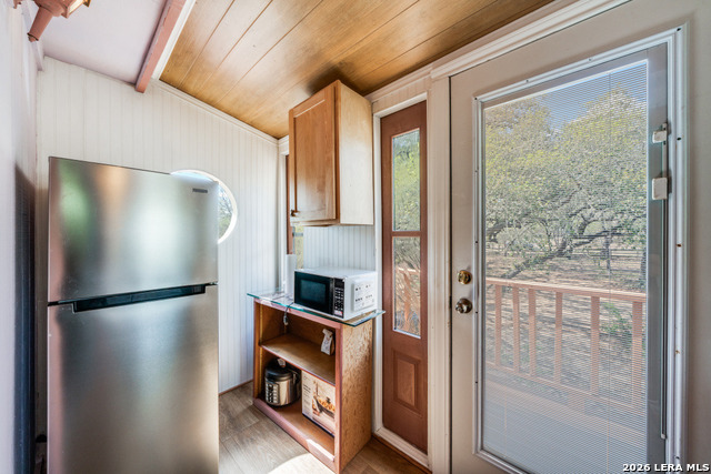 Listing photo id 27 for 1723 Medina Circle