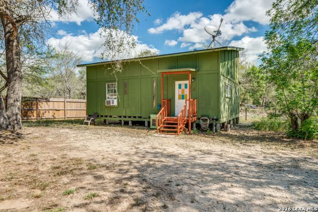 Listing photo id 29 for 1723 Medina Circle