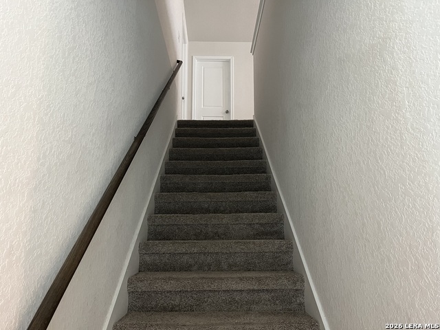 Image 15 of 26 For 465 Middle Green Loop