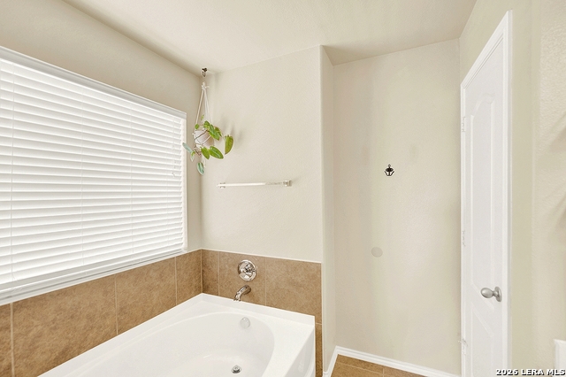 Image 20 of 33 For 3113 Mason Crk