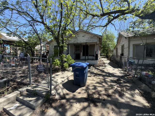 Image 2 of 8 For 118 Flato  