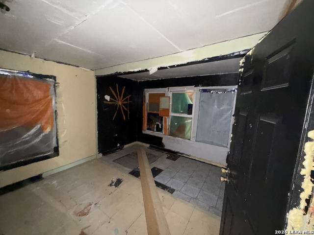 Image 4 of 8 For 118 Flato  