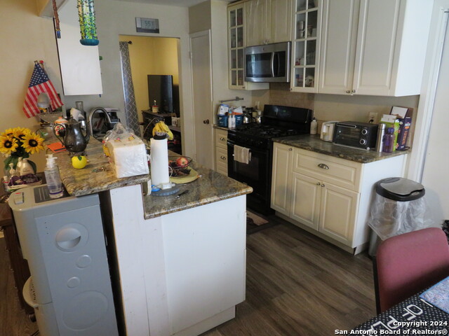 Image 11 of 11 For 4815 Sorrento