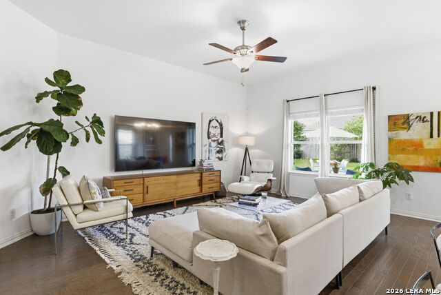 Image 5 of 49 For 117 Dovetail St